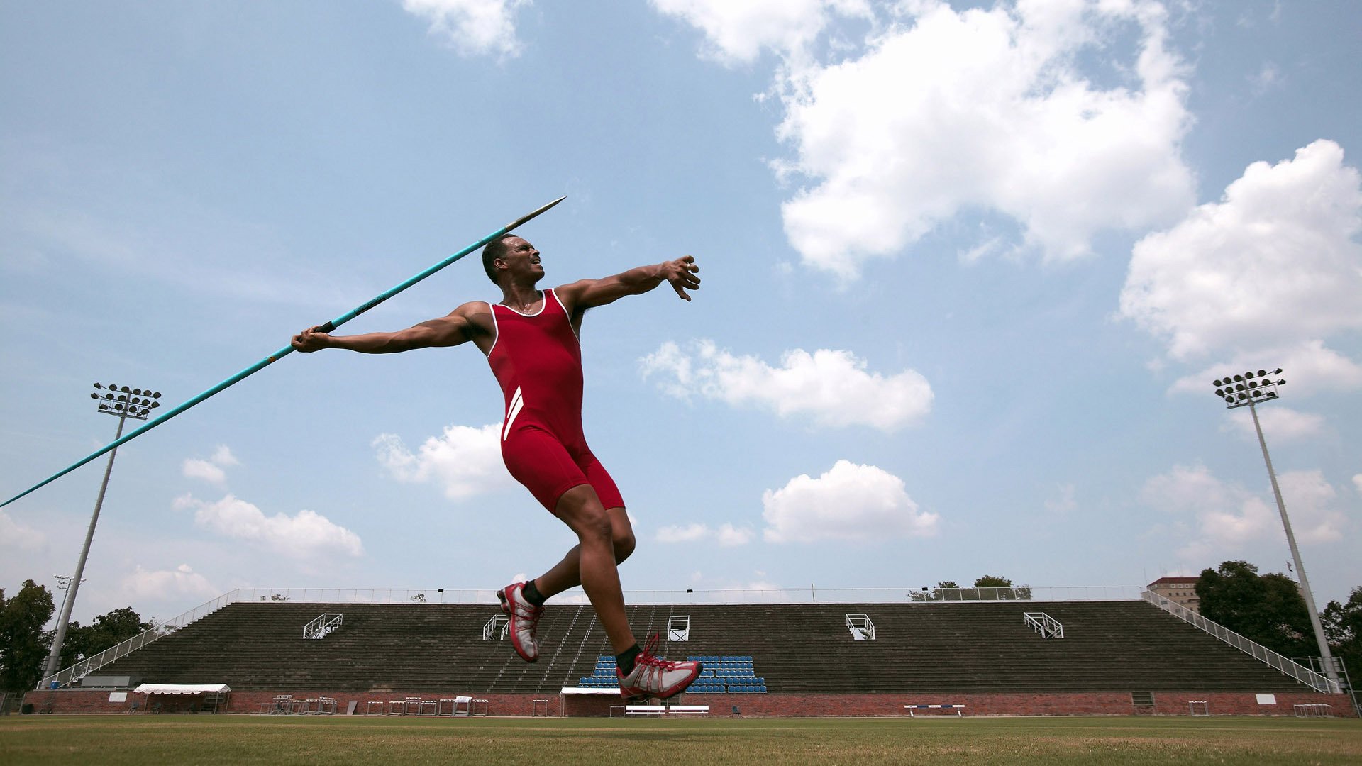 “足球文化节在全国多地盛大举办，普及足球运动”，足球文化节海报