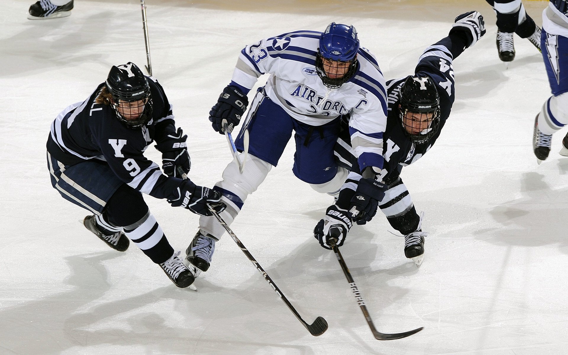创新电竞内容制作，虚拟主播助阵大型赛事，虚拟化电子竞技