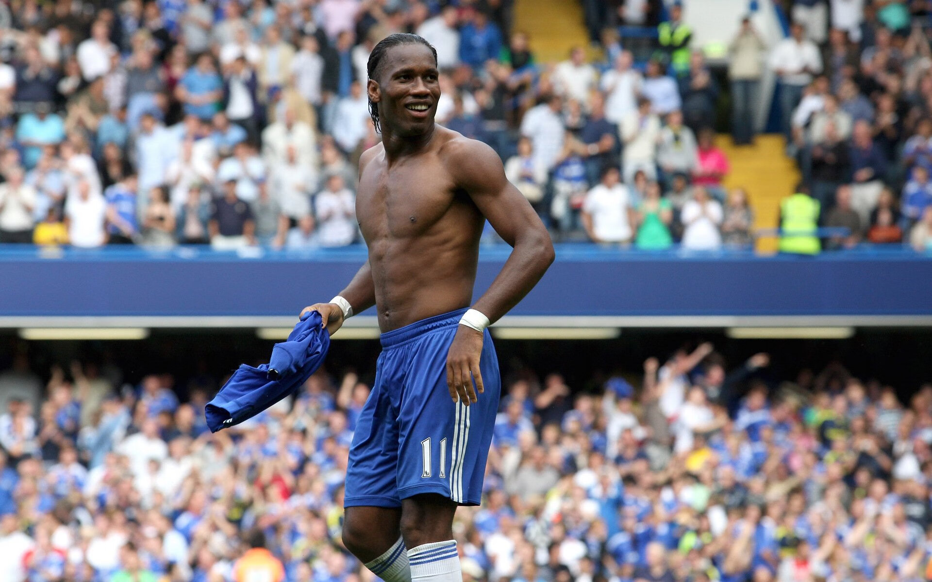 足球俱乐部引入资本合作，行业竞争格局逐渐变化，足球俱乐部的盈利模式